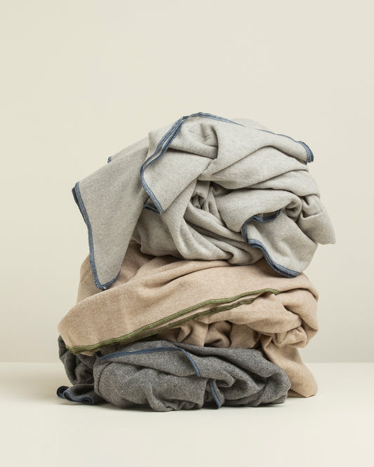 Alghero: Lt Wt Merino Wool Bed Blanket