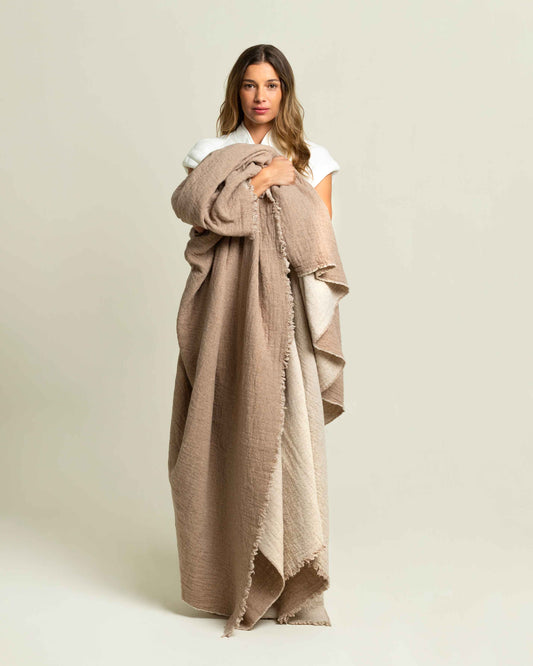Terre: Reversible Wrinkled Effect Wool Blanket