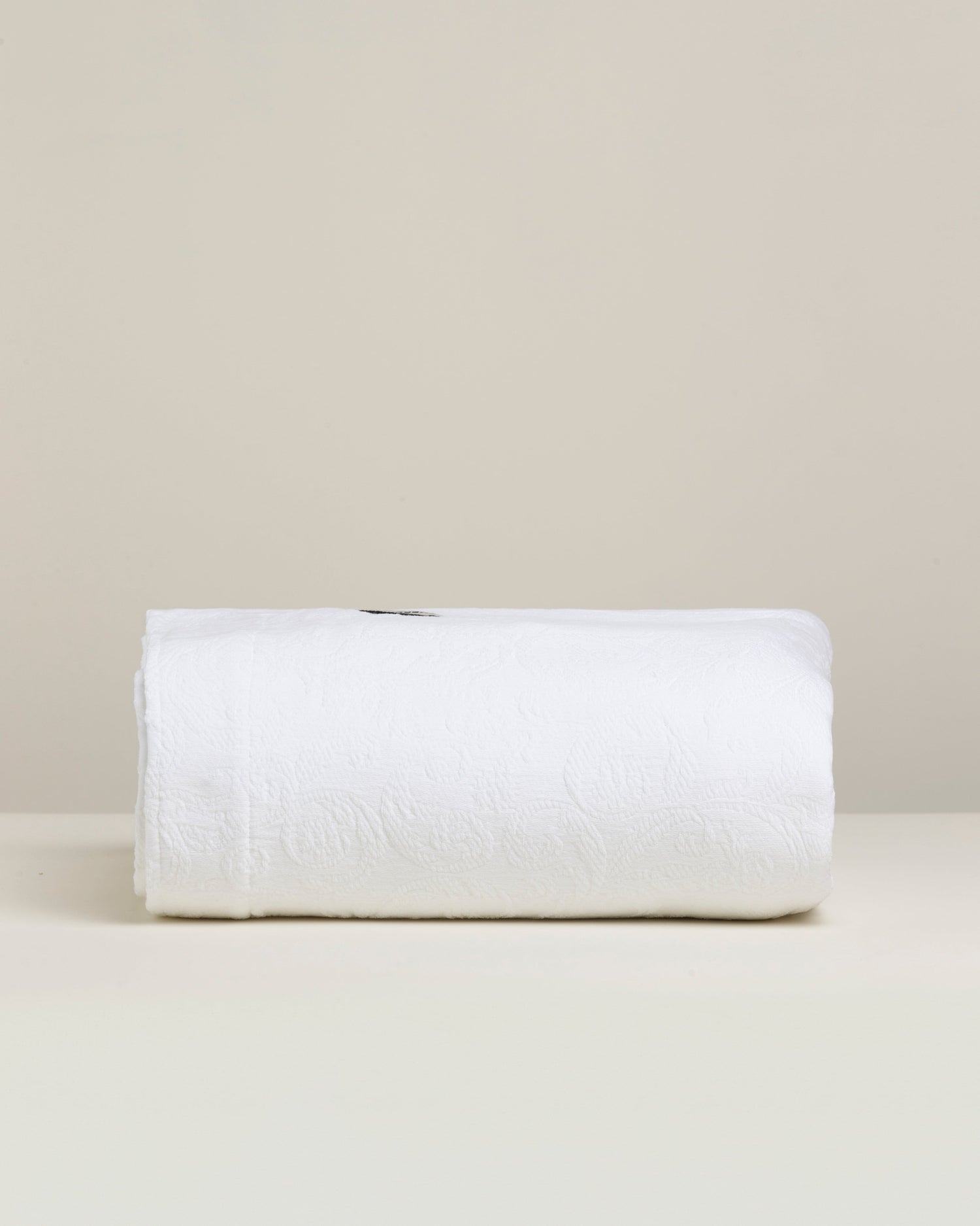 RoyalRest: Lux Chenille Matelassé Cotton Coverlet