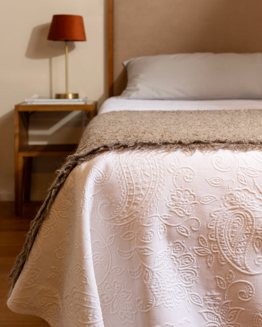 Victoria: Classic Matelassé Cotton Coverlet