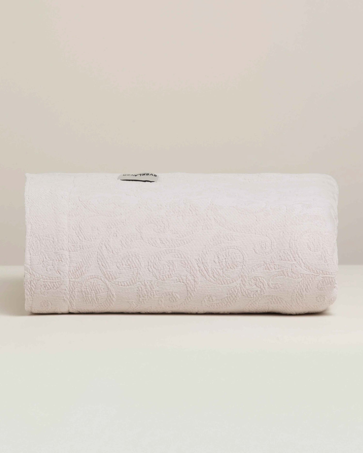 RoyalRest: Lux Chenille Matelassé Cotton Coverlet