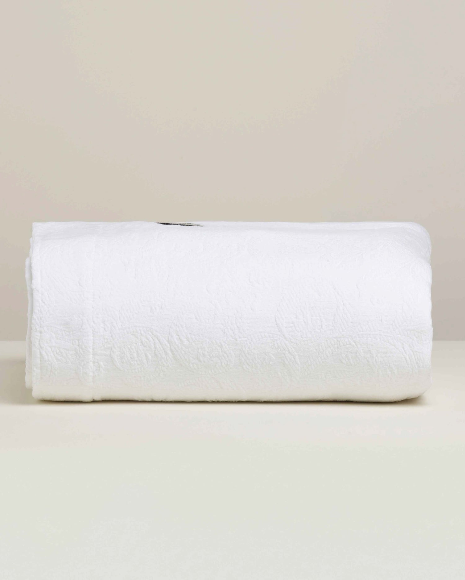 RoyalRest: Lux Chenille Matelassé Cotton Coverlet