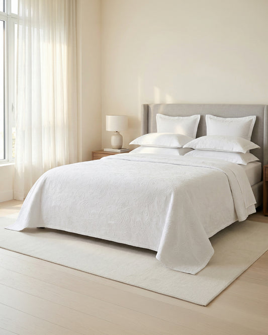 Victoria: Classic Matelassé Cotton Coverlet